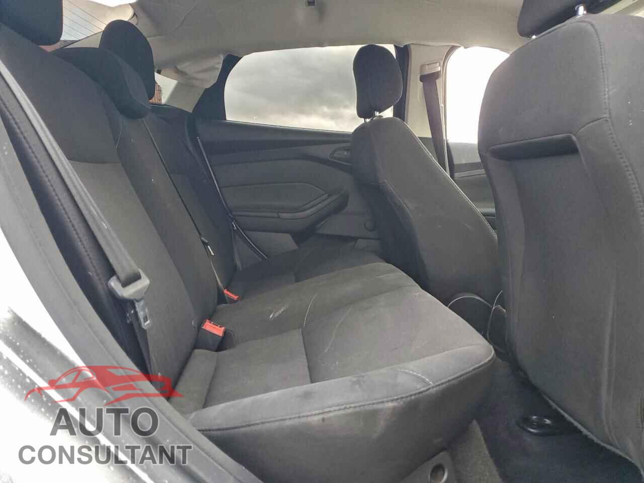 FORD FOCUS 2017 - 1FADP3E21HL244653