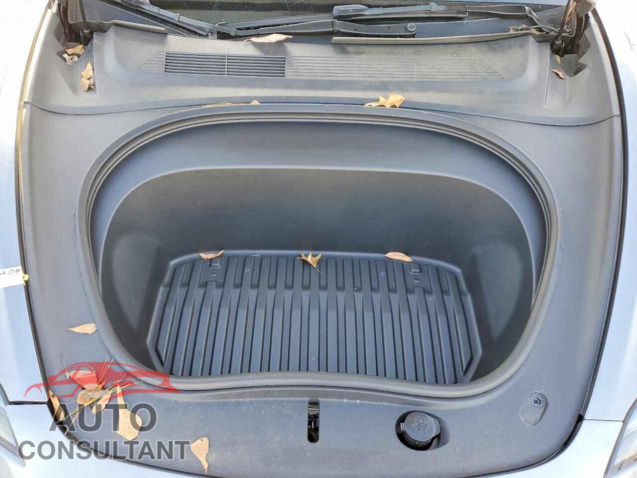 TESLA MODEL 3 2024 - 5YJ3E1EA4RF855787