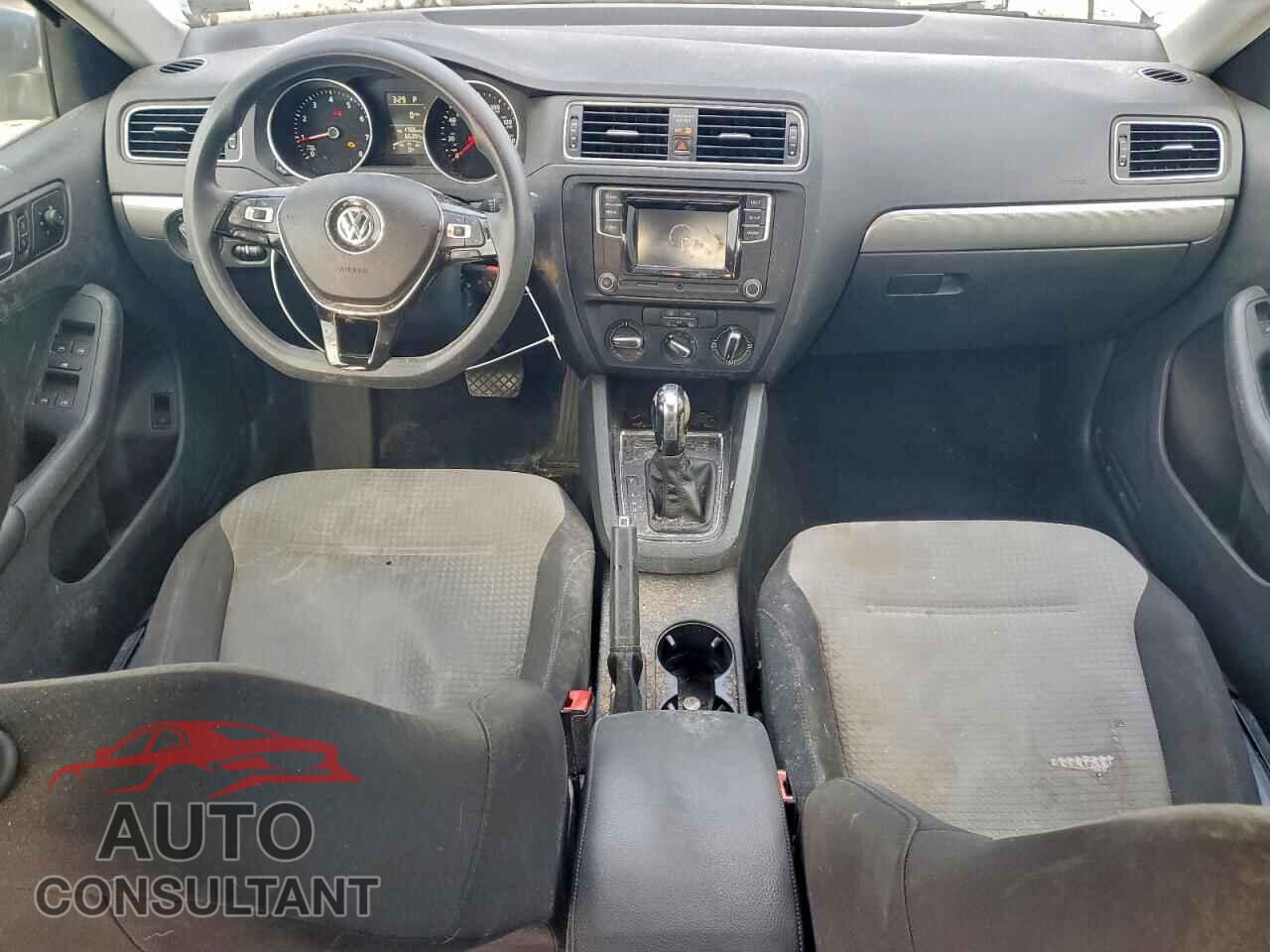 VOLKSWAGEN JETTA 2017 - 3VW2B7AJ2HM334992