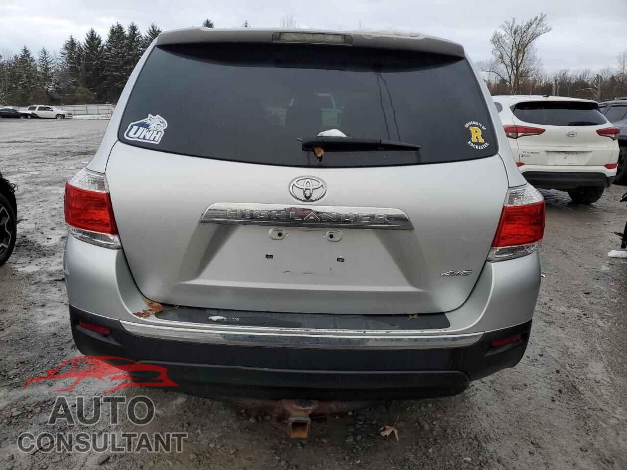 TOYOTA HIGHLANDER 2013 - 5TDBK3EH8DS224946