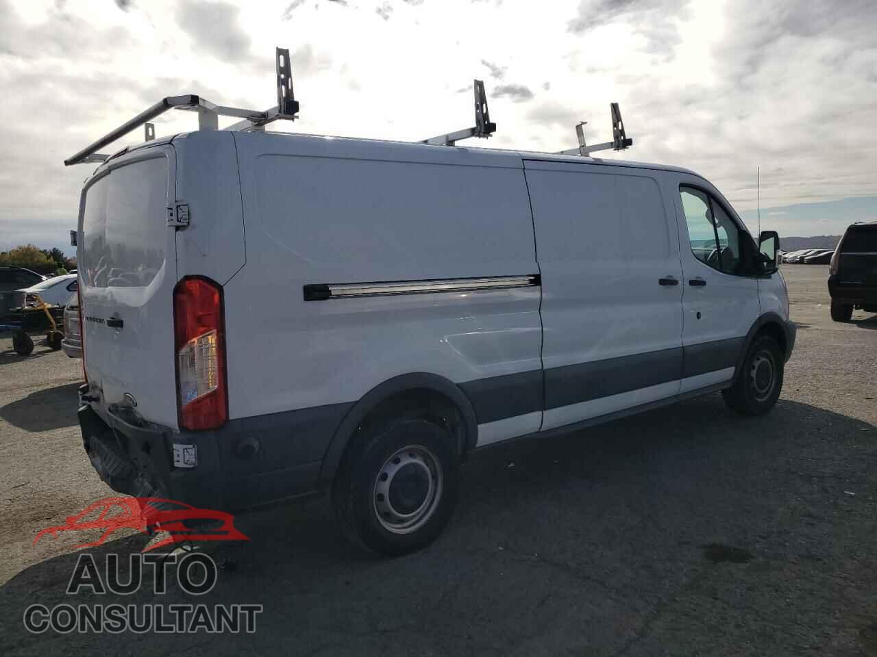 FORD TRANSIT 2017 - 1FTYR2YM5HKB24700
