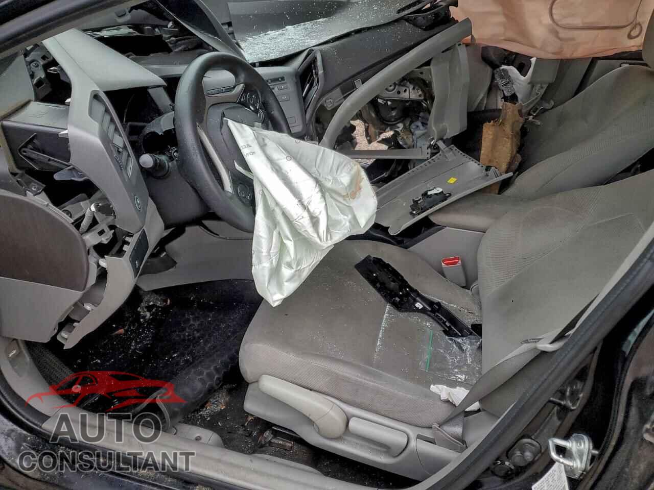 HONDA CIVIC 2012 - 2HGFB2F52CH581084