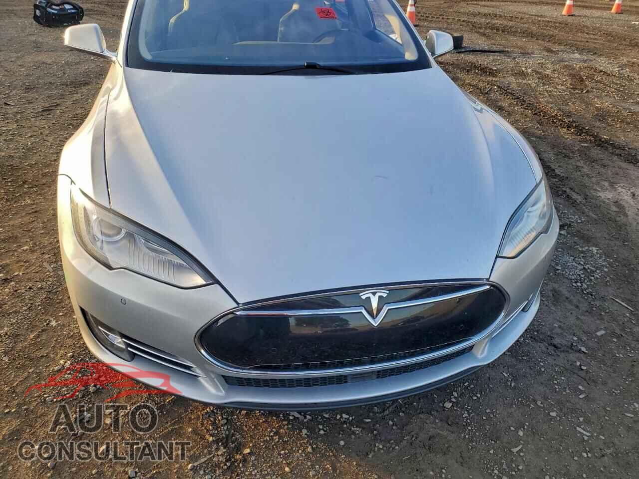 TESLA MODEL S 2015 - 5YJSA1H2XFFP75269
