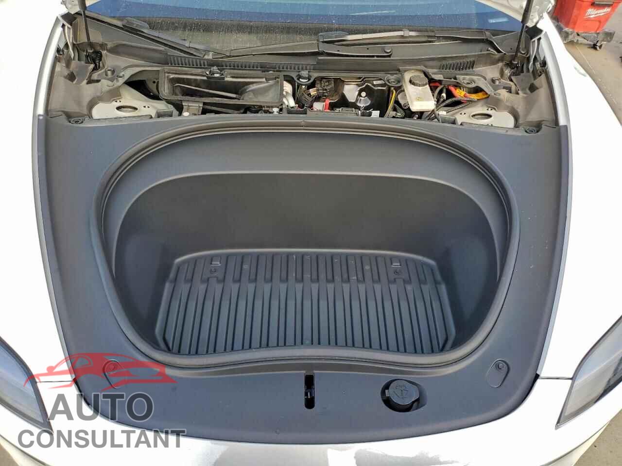 TESLA MODEL 3 2024 - 5YJ3E1EA9RF869877