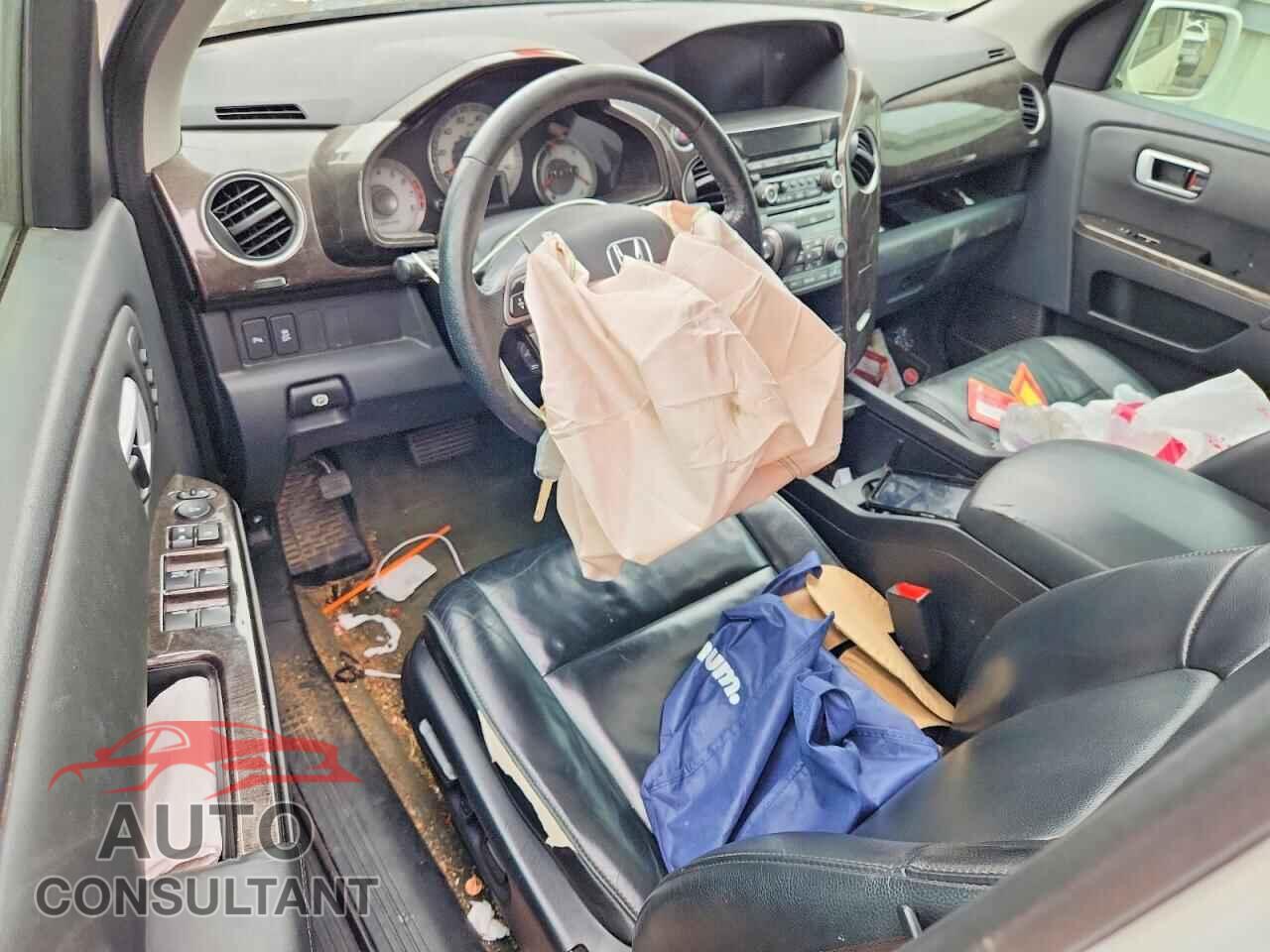 HONDA PILOT 2015 - 5FNYF3H99FB028654