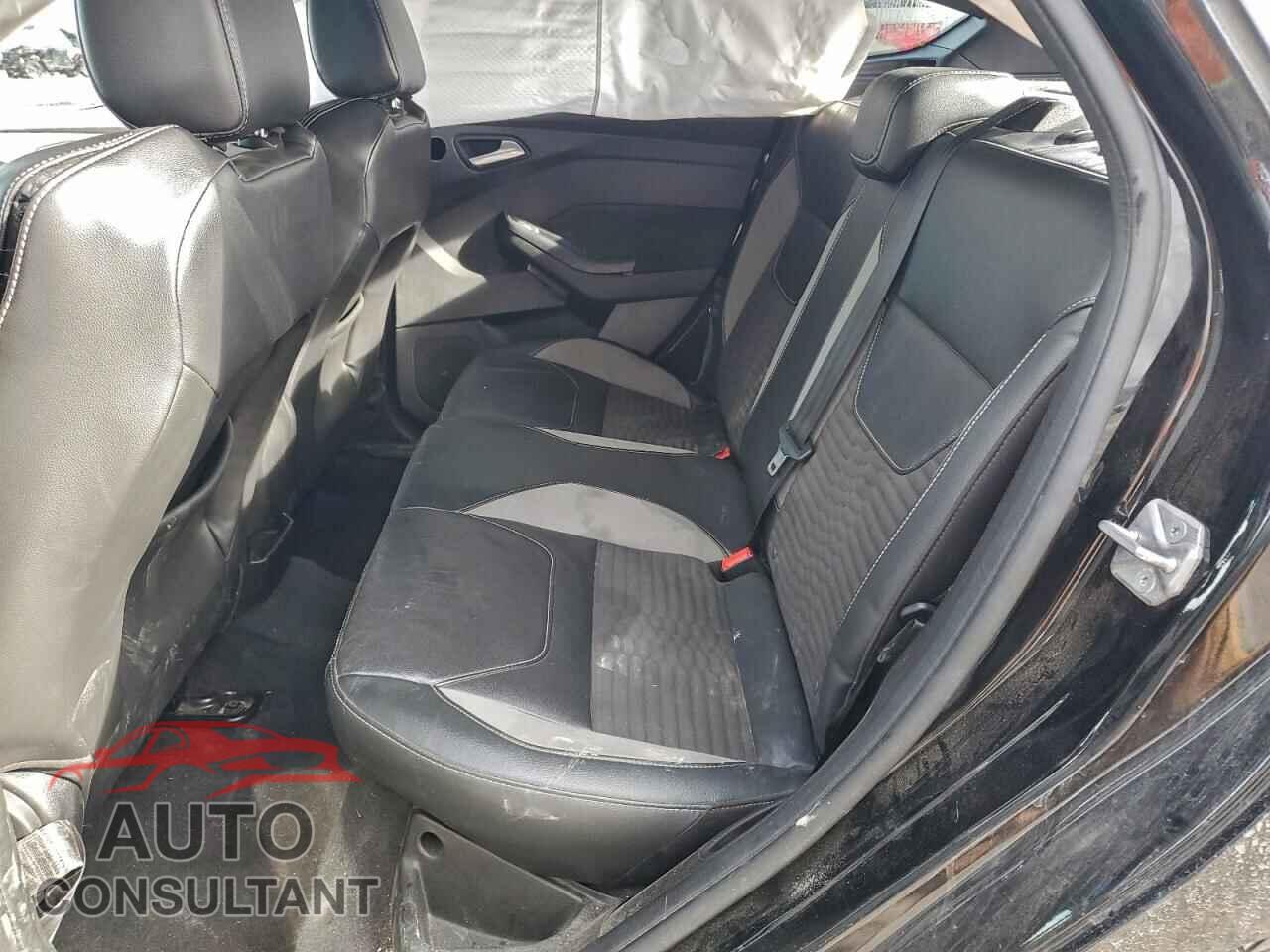 FORD FOCUS 2017 - 1FADP3L99HL343916