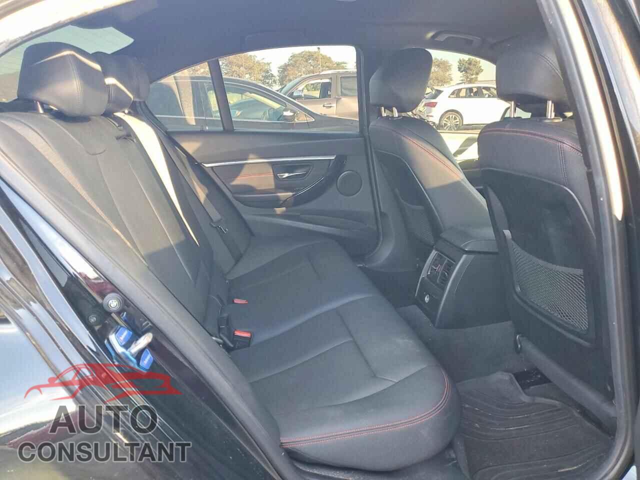 BMW 3 SERIES 2017 - WBA8E1C35HA156876