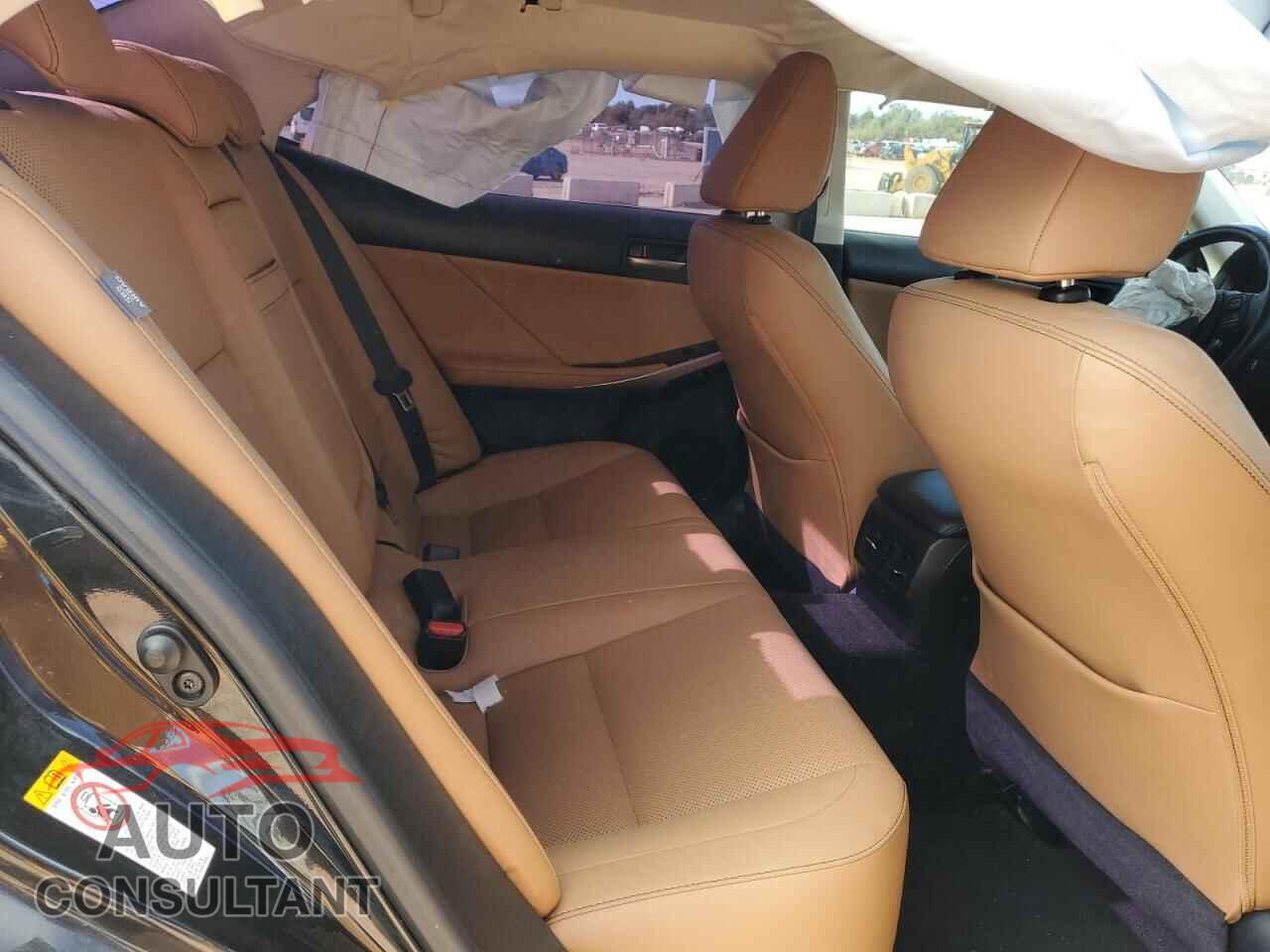 LEXUS IS 2017 - JTHBA1D24H5049657
