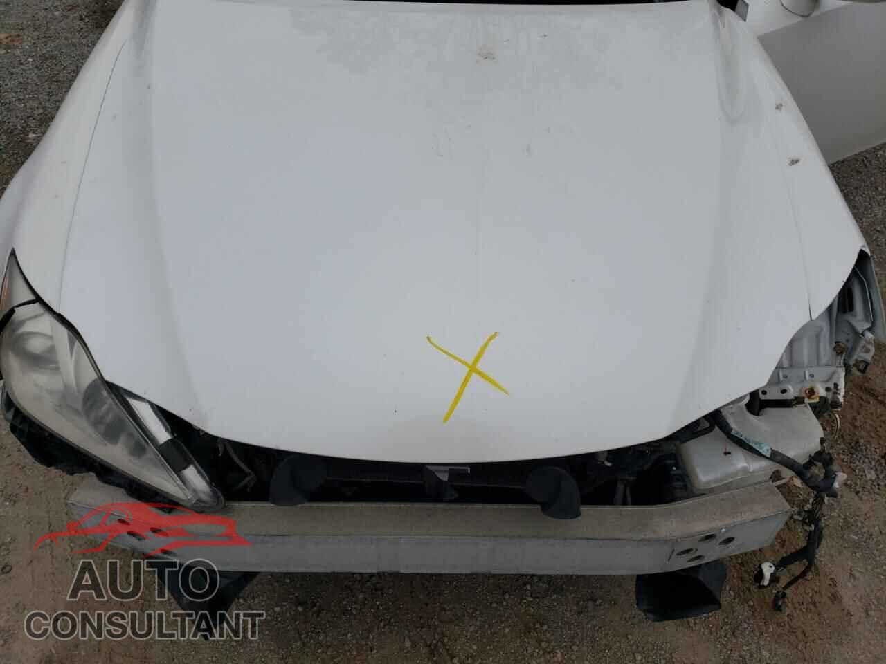 LEXUS IS 2011 - JTHCF5C24B2035359