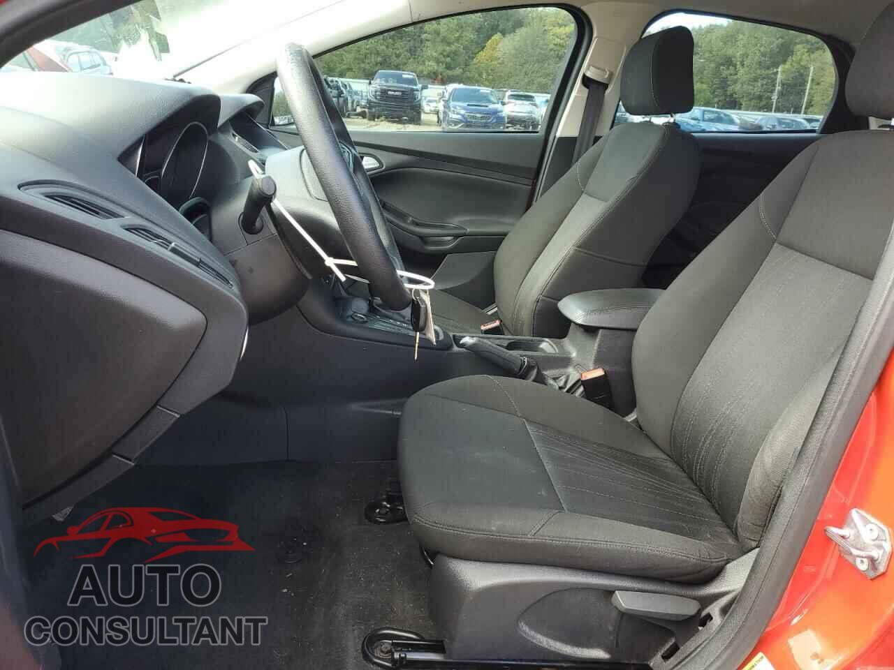 FORD FOCUS 2015 - 1FADP3K24FL268821