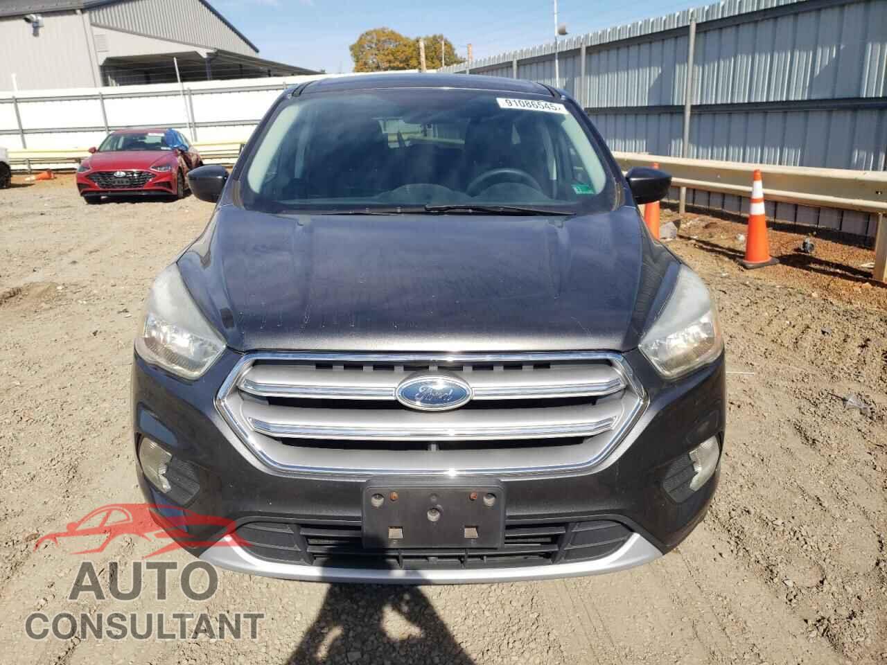 FORD ESCAPE 2017 - 1FMCU0G96HUB65184