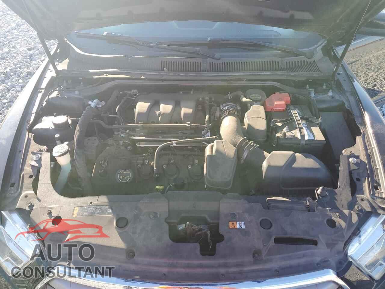 FORD TAURUS 2017 - 1FAHP2E84HG103407
