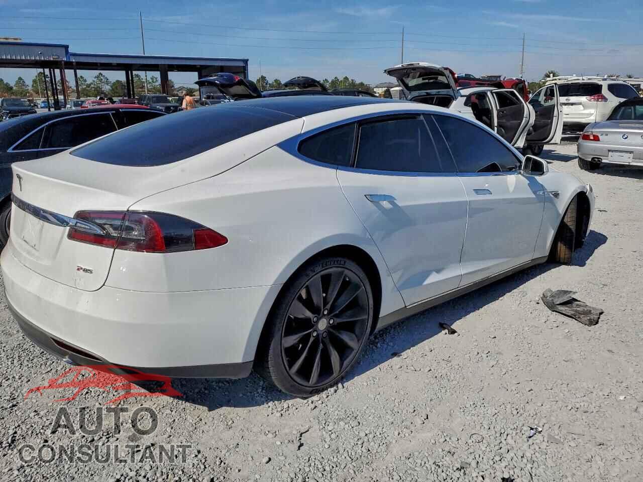 TESLA MODEL S 2013 - 5YJSA1CP2DFP19990