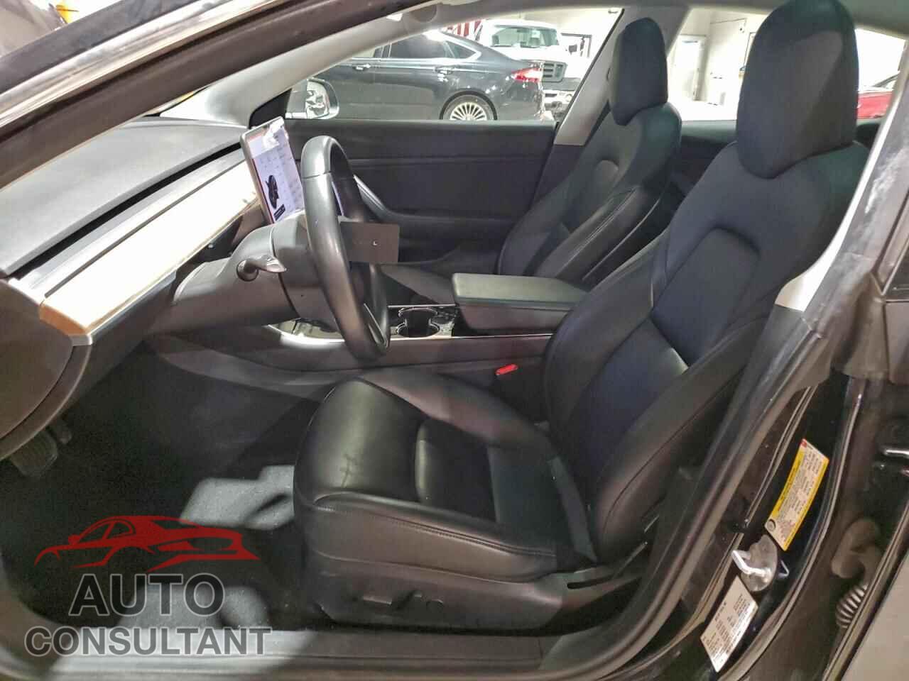 TESLA MODEL 3 2019 - 5YJ3E1EB8KF384547