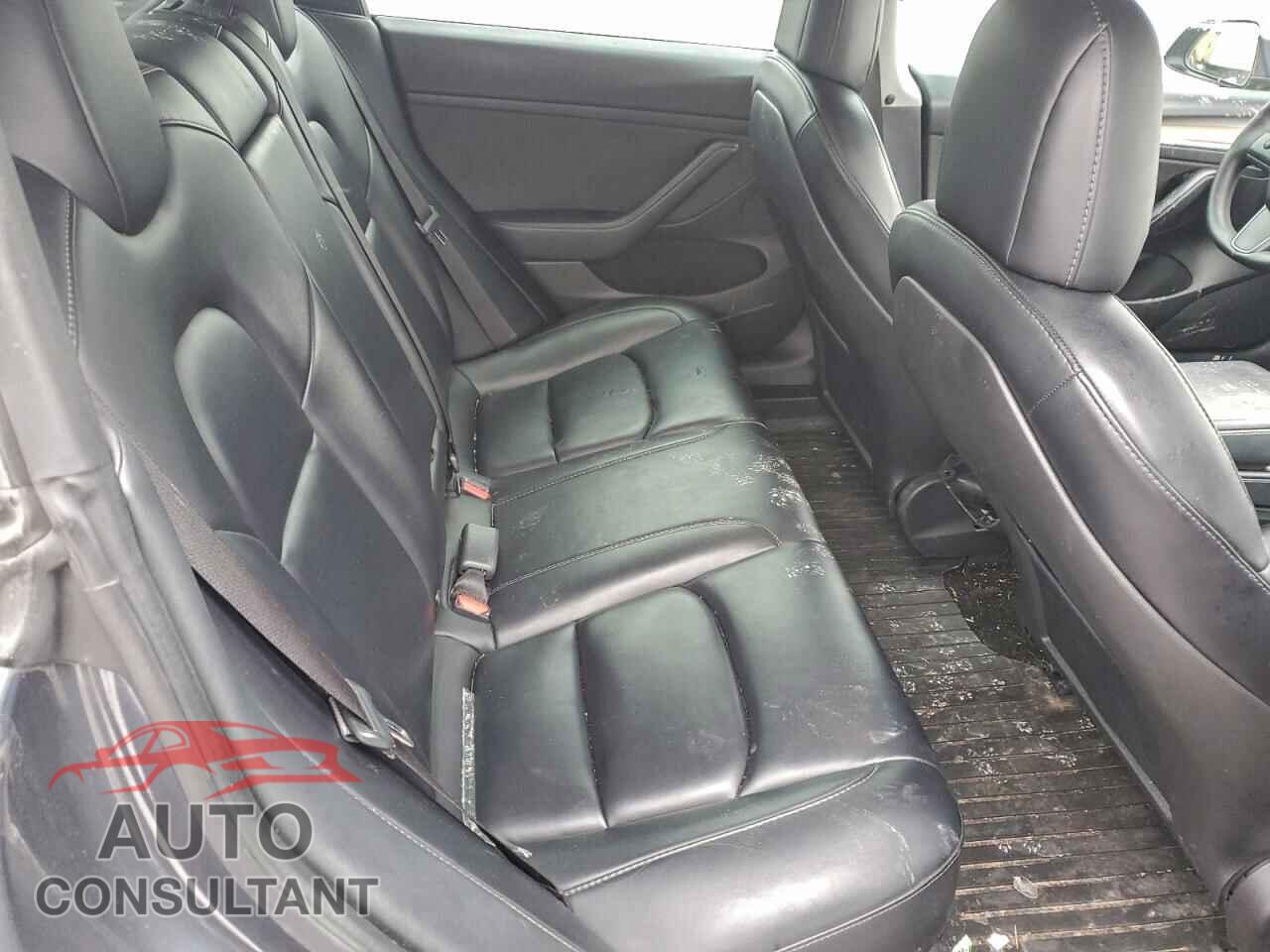 TESLA MODEL 3 2021 - 5YJ3E1EA2MF093357