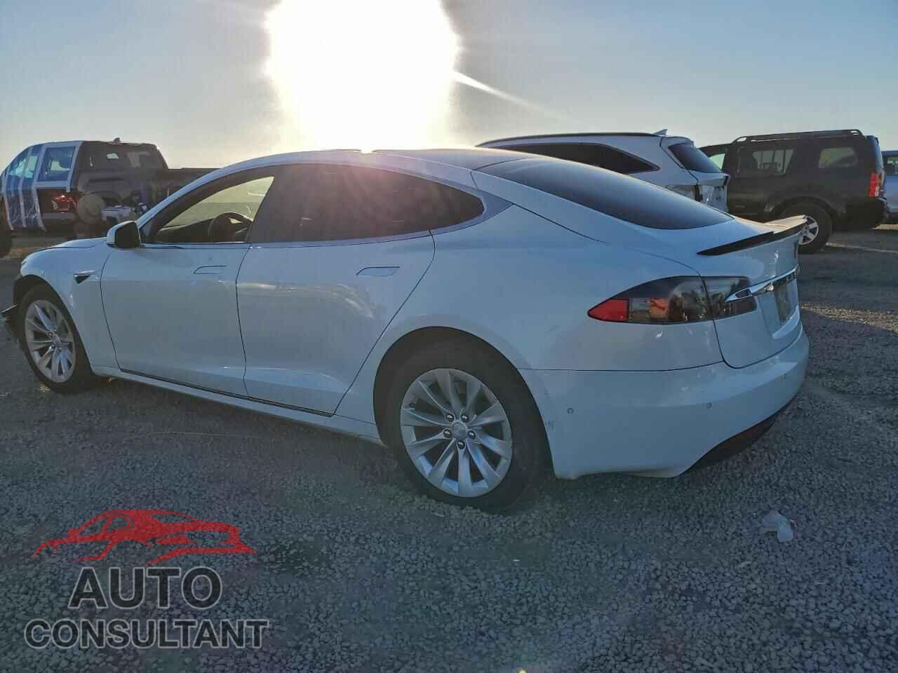 TESLA MODEL S 2018 - 5YJSA1E28JF281800