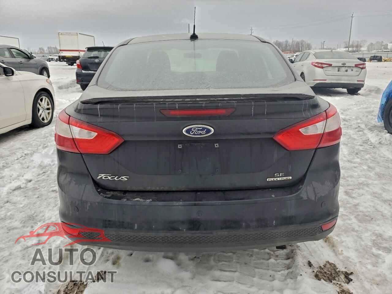 FORD FOCUS 2014 - 1FADP3F2XEL352103