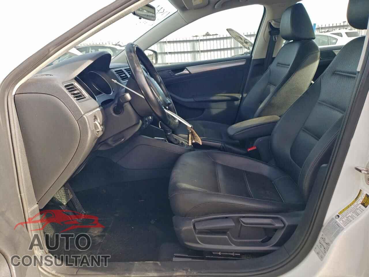 VOLKSWAGEN JETTA 2017 - 3VWDB7AJ3HM383594