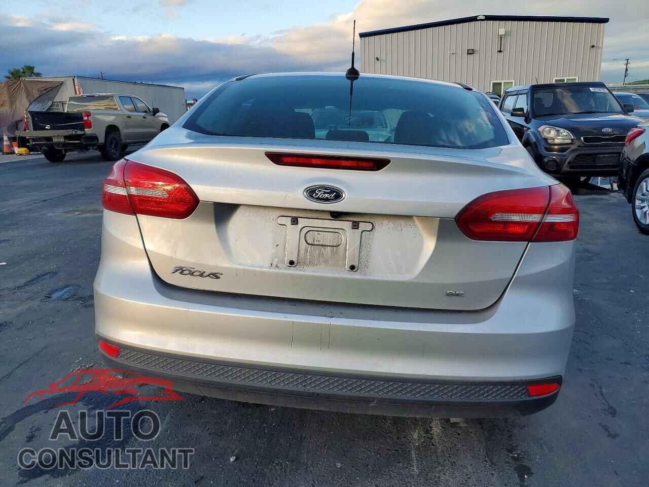 FORD FOCUS 2017 - 1FADP3F22HL223471