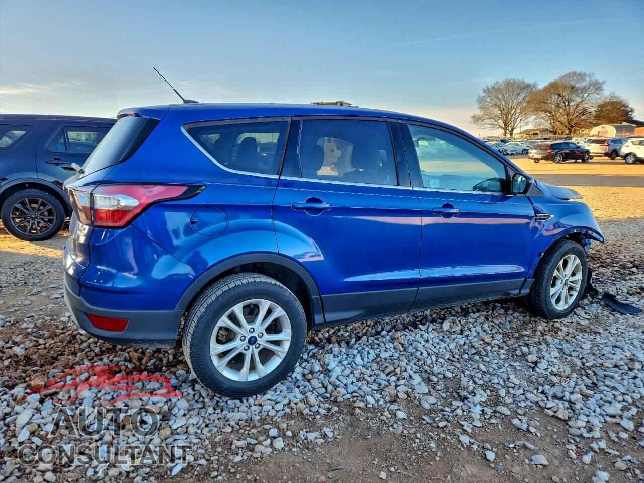FORD ESCAPE 2017 - 1FMCU0G92HUE13267