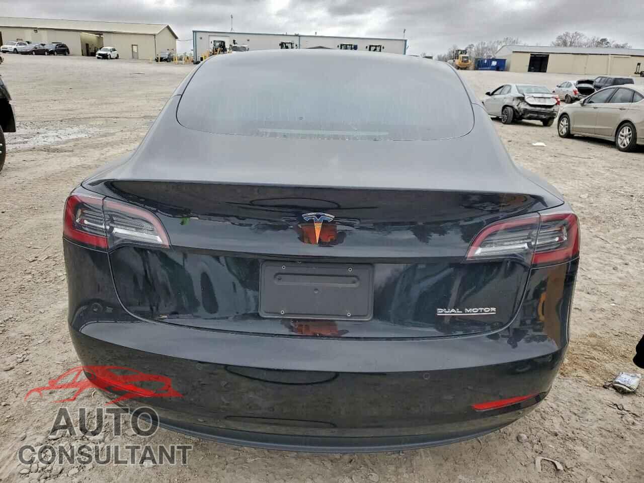 TESLA MODEL 3 2019 - 5YJ3E1EB1KF390660
