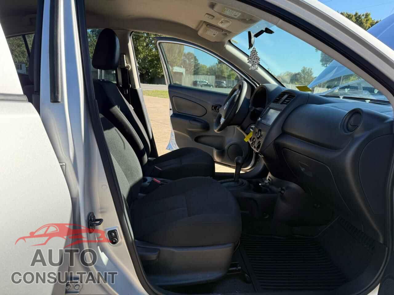 NISSAN VERSA 2019 - 3N1CN7AP9KL824588