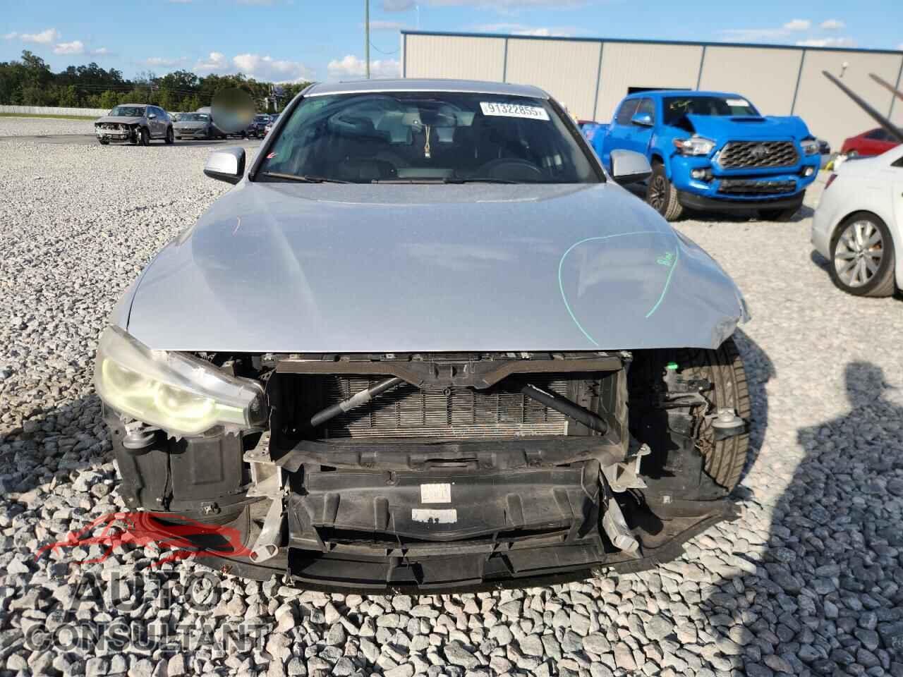 BMW 3 SERIES 2018 - WBA8B9C54JEE80783
