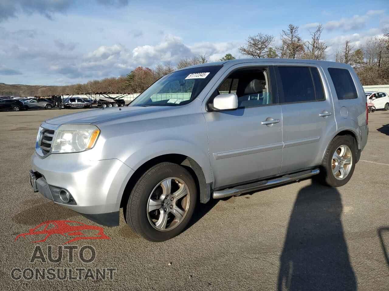 HONDA PILOT 2013 - 5FNYF4H51DB072650