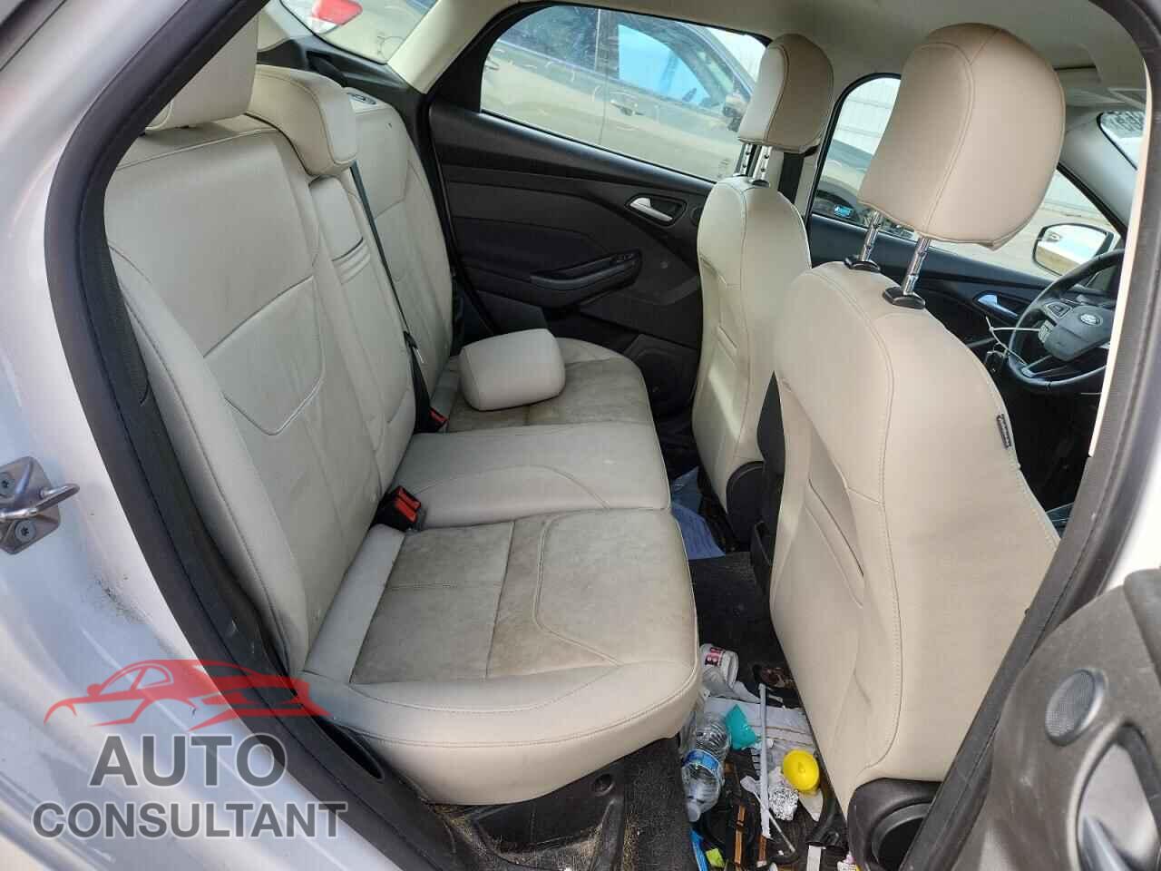 FORD FOCUS 2016 - 1FADP3N24GL275751