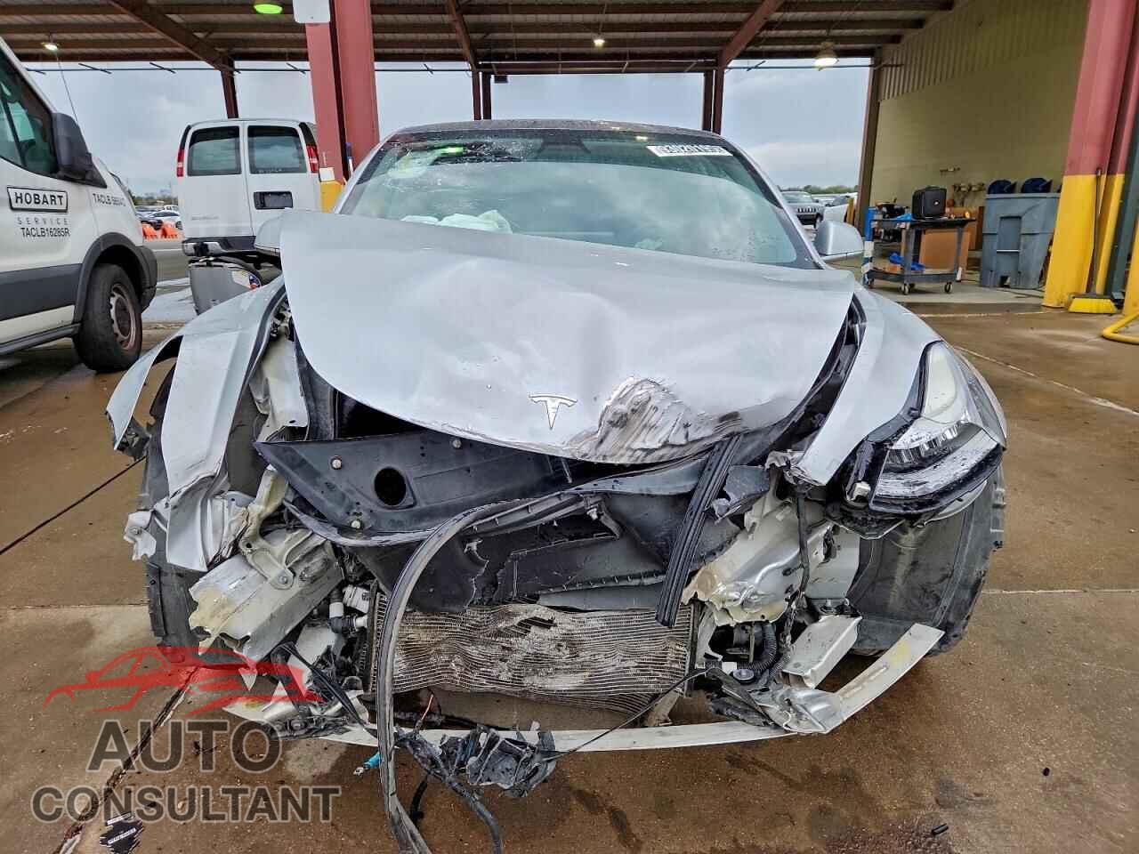 TESLA MODEL 3 2018 - 5YJ3E1EBXJF065357