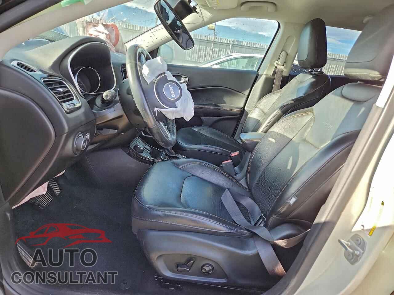 JEEP COMPASS 2019 - 3C4NJDCBXKT827596