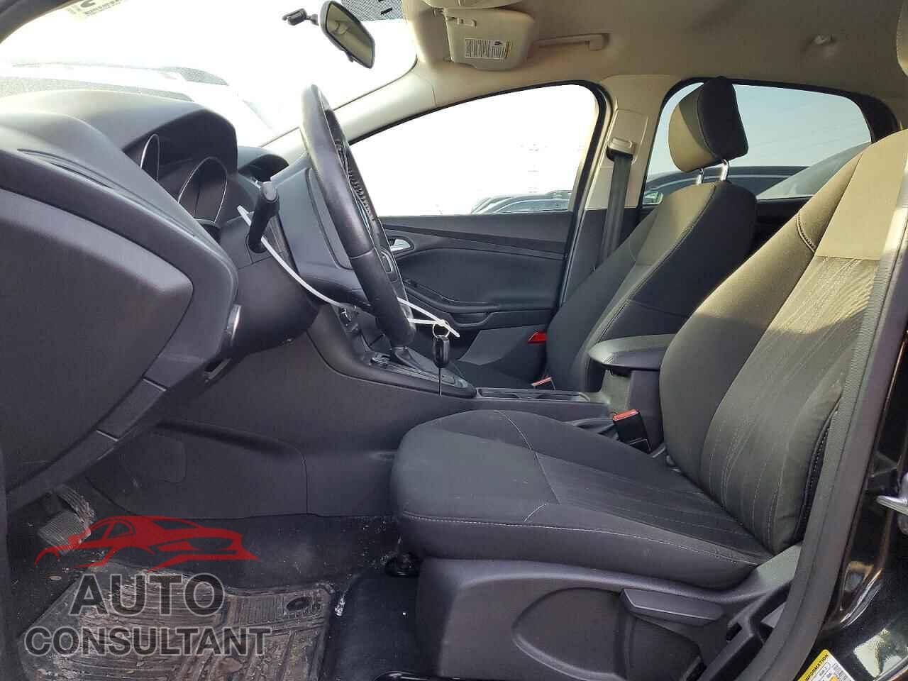 FORD FOCUS 2015 - 1FADP3F28FL373131