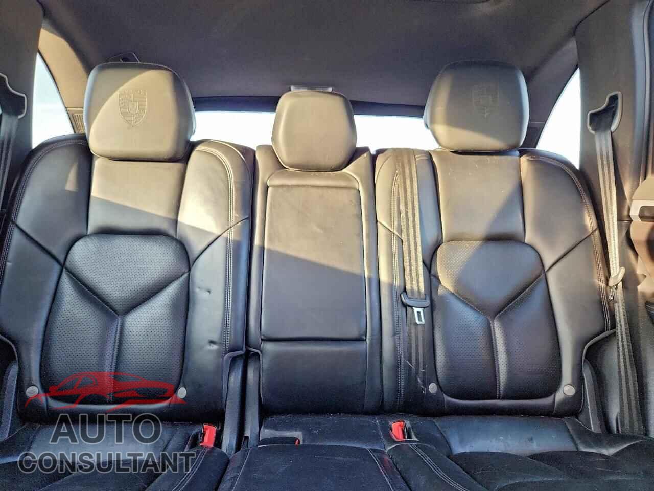 PORSCHE CAYENNE 2017 - WP1AE2A2XHLA70857
