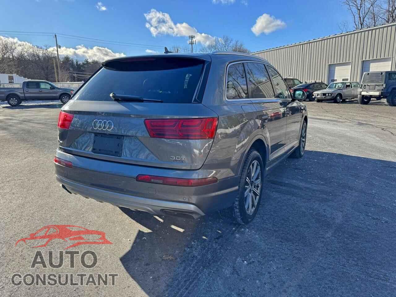AUDI Q7 2018 - WA1LAAF78JD021638