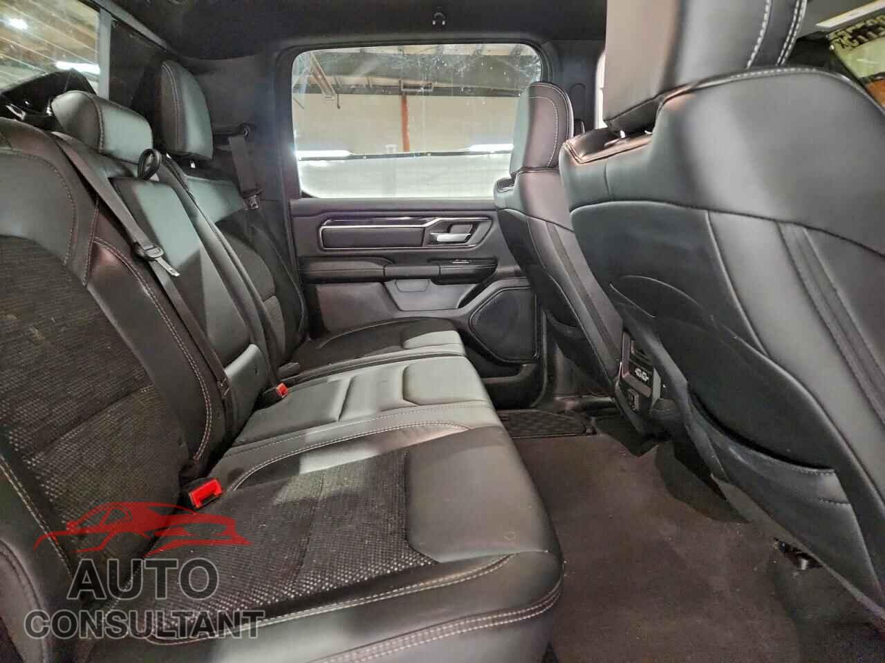 RAM 1500 2019 - 1C6SRFLT5KN890421