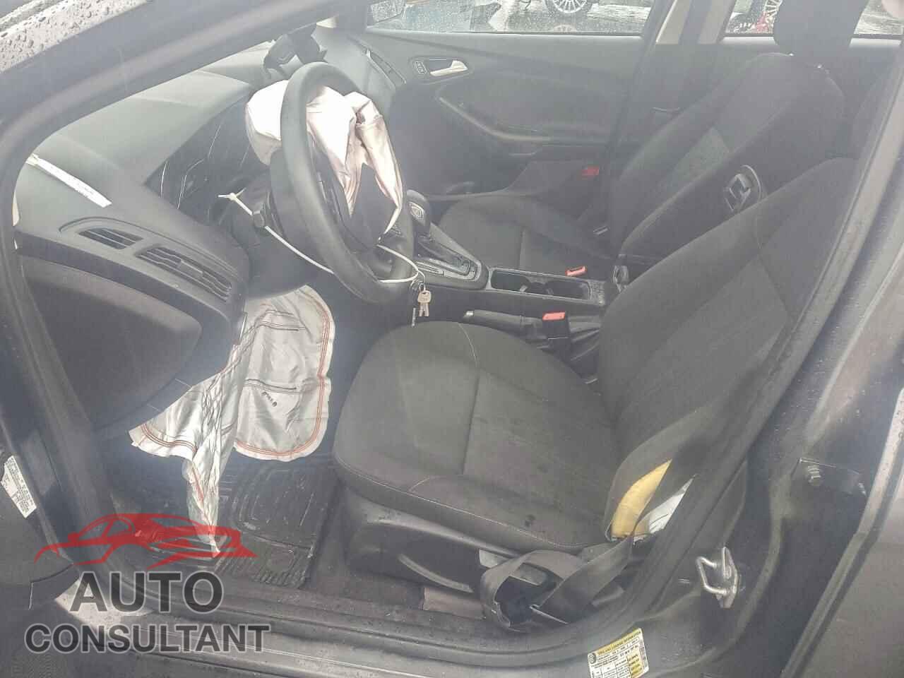 FORD FOCUS 2017 - 1FADP3M28HL307006
