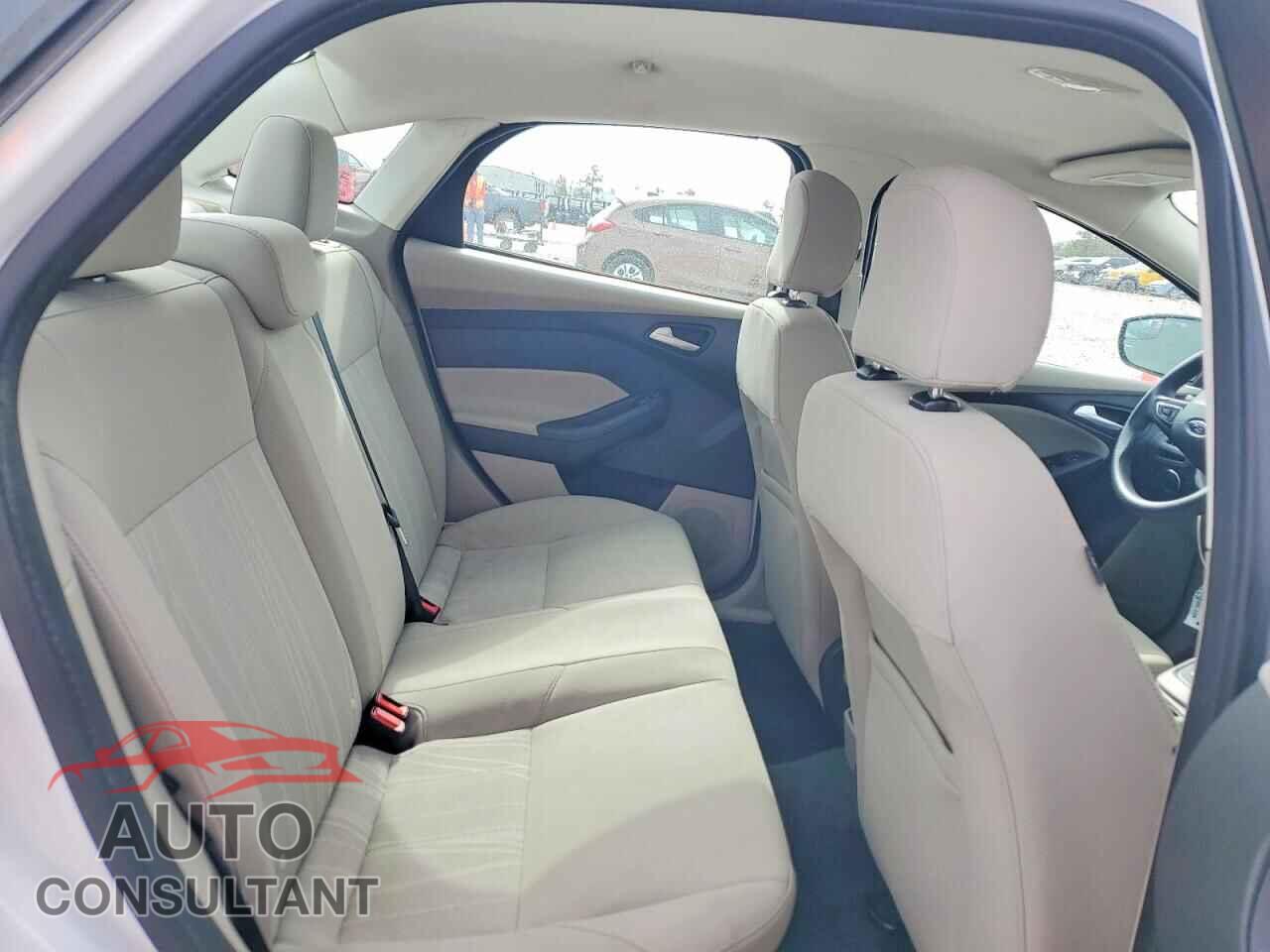 FORD FOCUS 2017 - 1FADP3F20HL324542