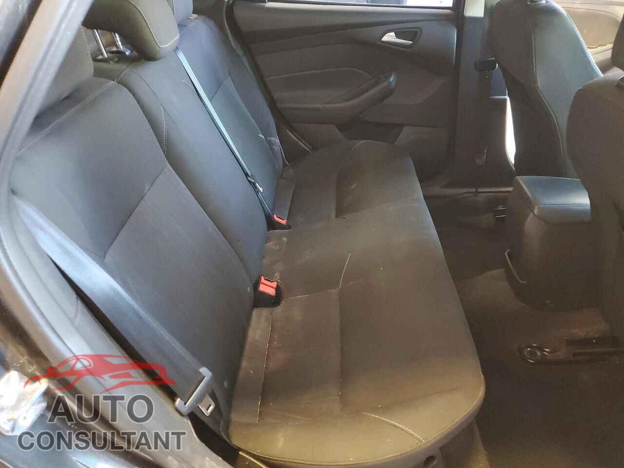 FORD FOCUS 2017 - 1FADP3F25HL229698