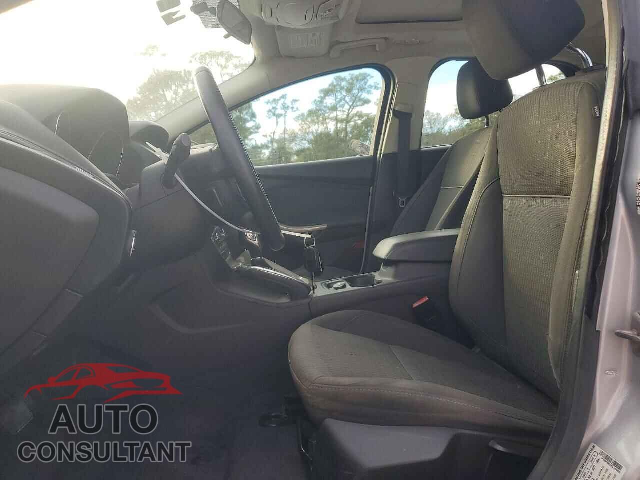FORD FOCUS 2012 - 1FAHP3M22CL184880