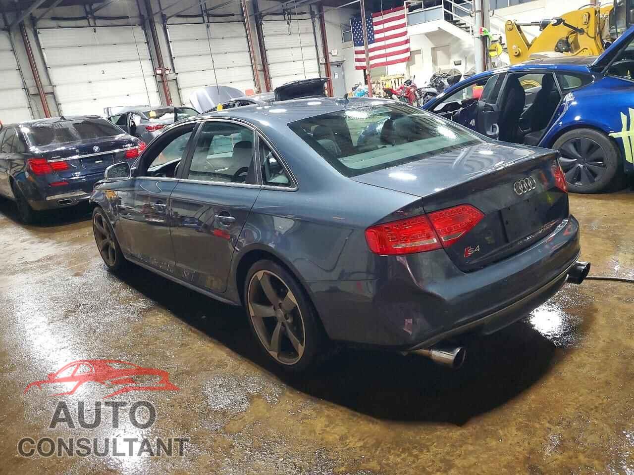 AUDI S4/RS4 2011 - WAUMGAFL8BA050093