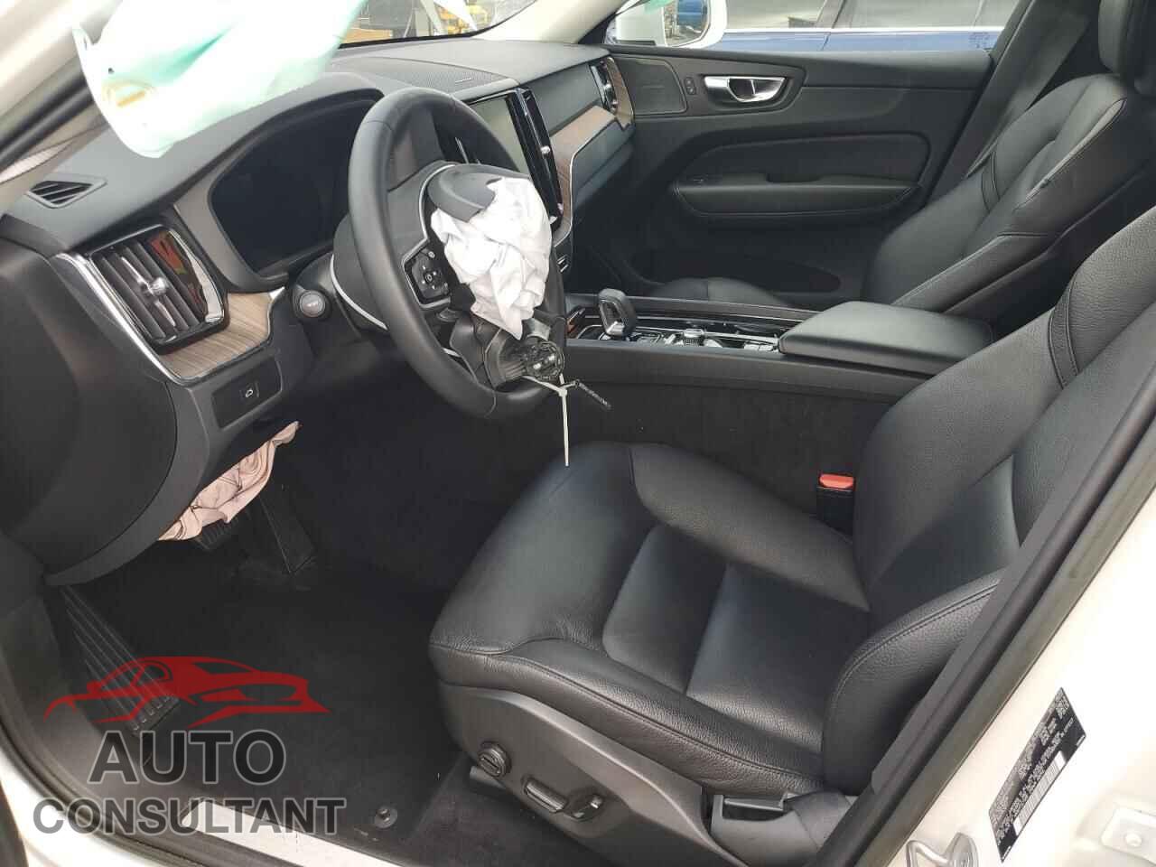 VOLVO XC60 PLUS 2023 - YV4L12DNXP1203202