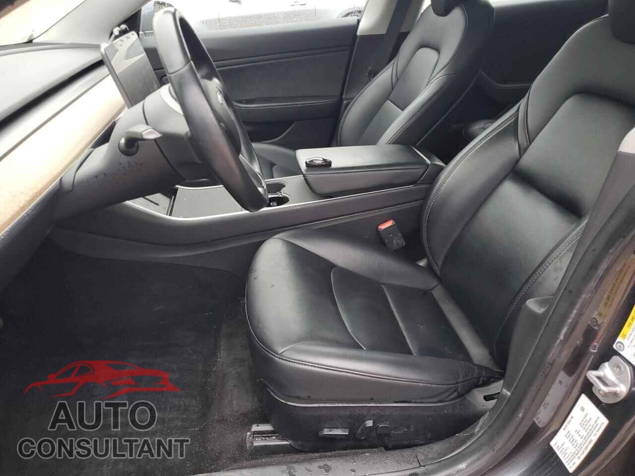 TESLA MODEL 3 2019 - 5YJ3E1EB8KF194652