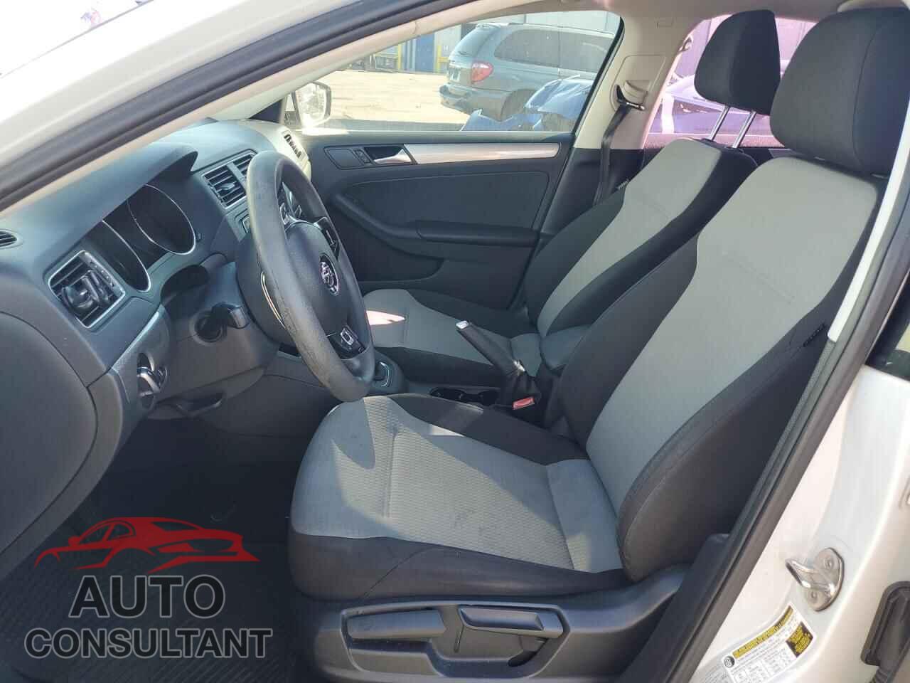 VOLKSWAGEN JETTA 2017 - 3VW2B7AJ5HM233705