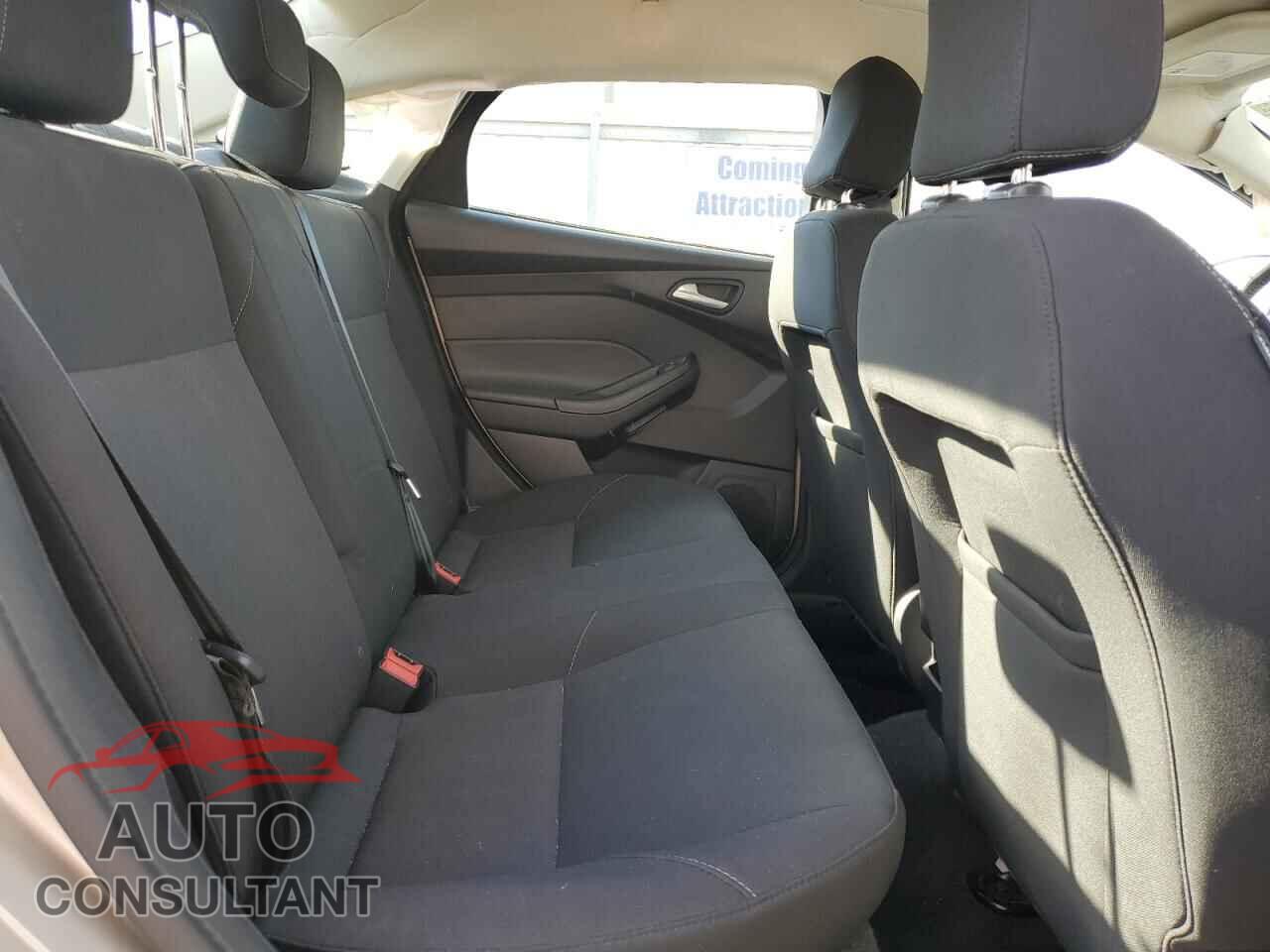 FORD FOCUS 2017 - 1FADP3F23HL227190
