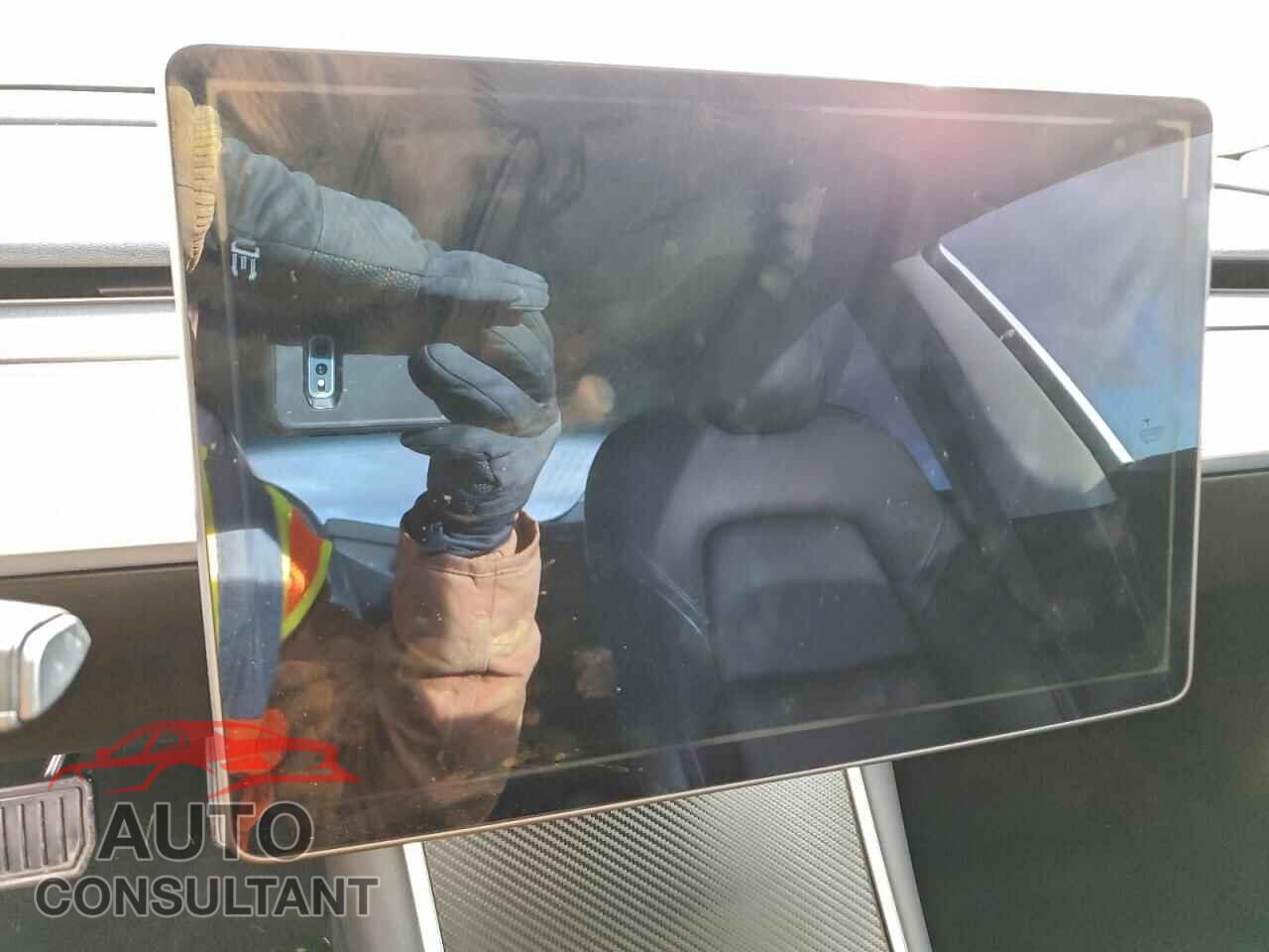 TESLA MODEL 3 2018 - 5YJ3E1EB3JF066530