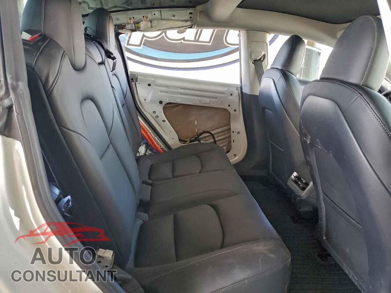 TESLA MODEL 3 2023 - 5YJ3E1EA8PF552699