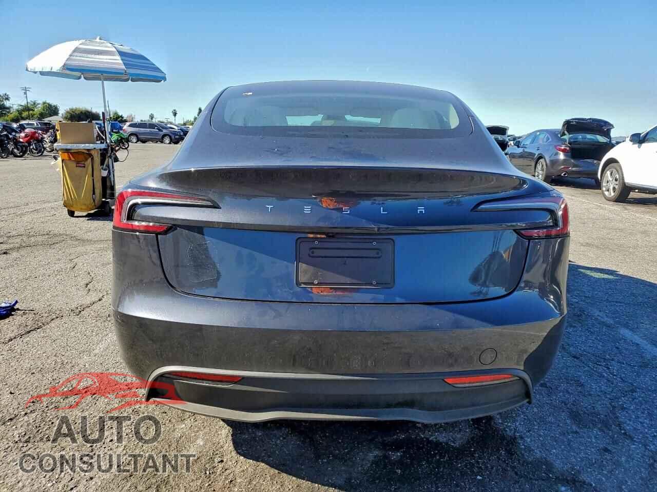 TESLA MODEL 3 2024 - 5YJ3E1EA8RF773609