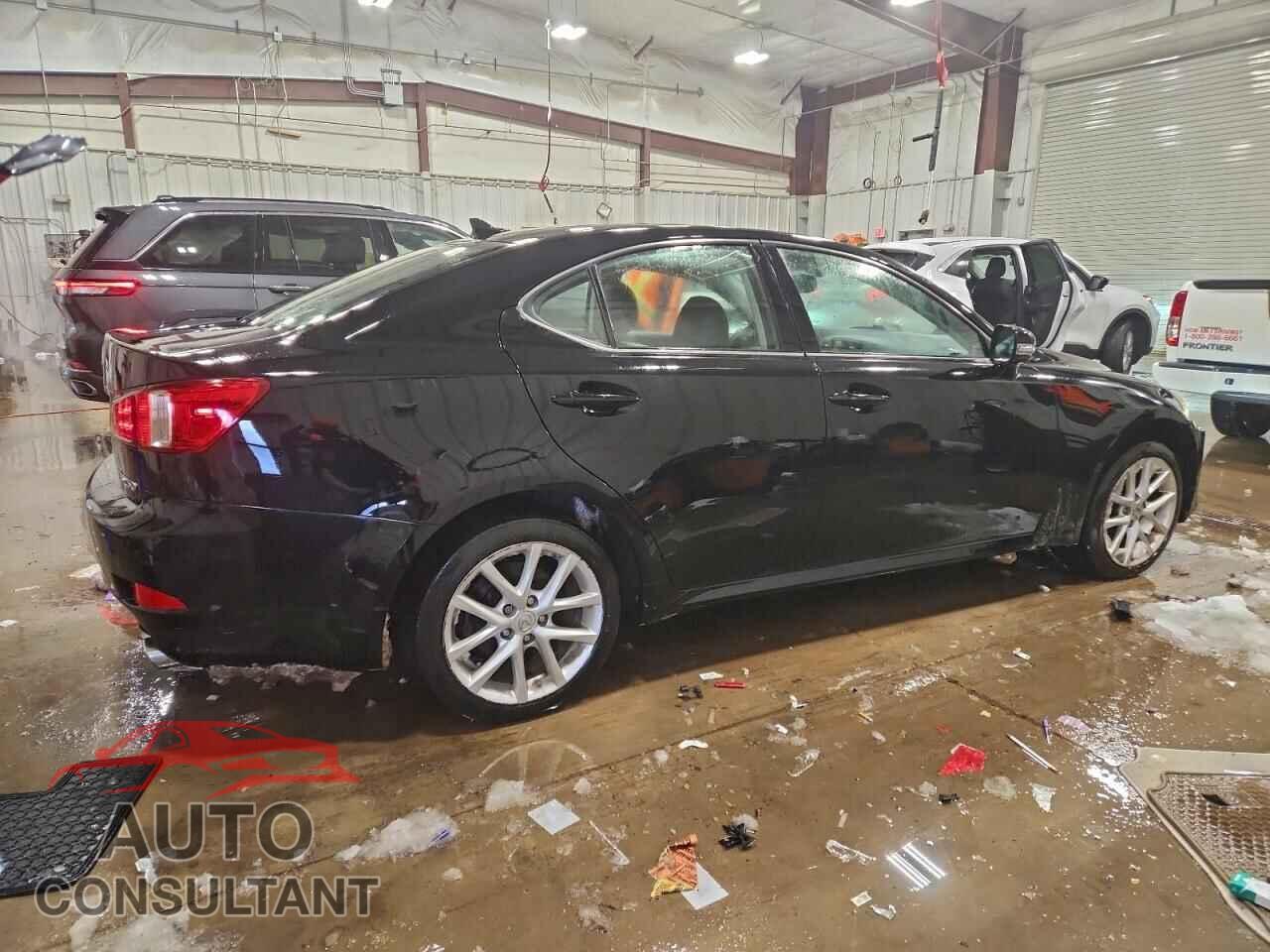LEXUS IS 2011 - JTHCF5C2XB5048762