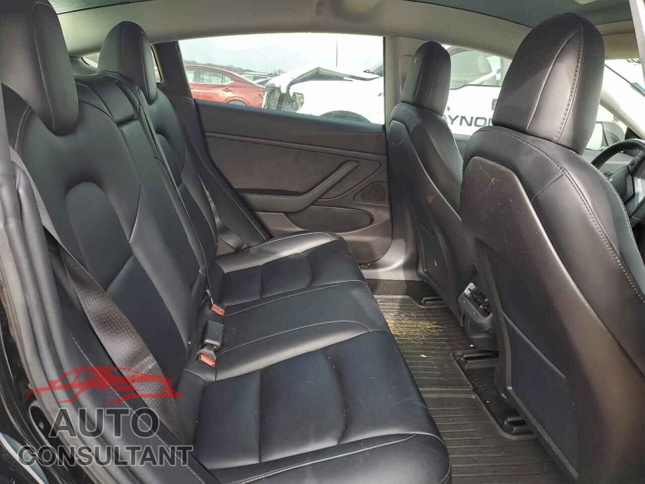 TESLA MODEL 3 2018 - 5YJ3E1EBXJF144253