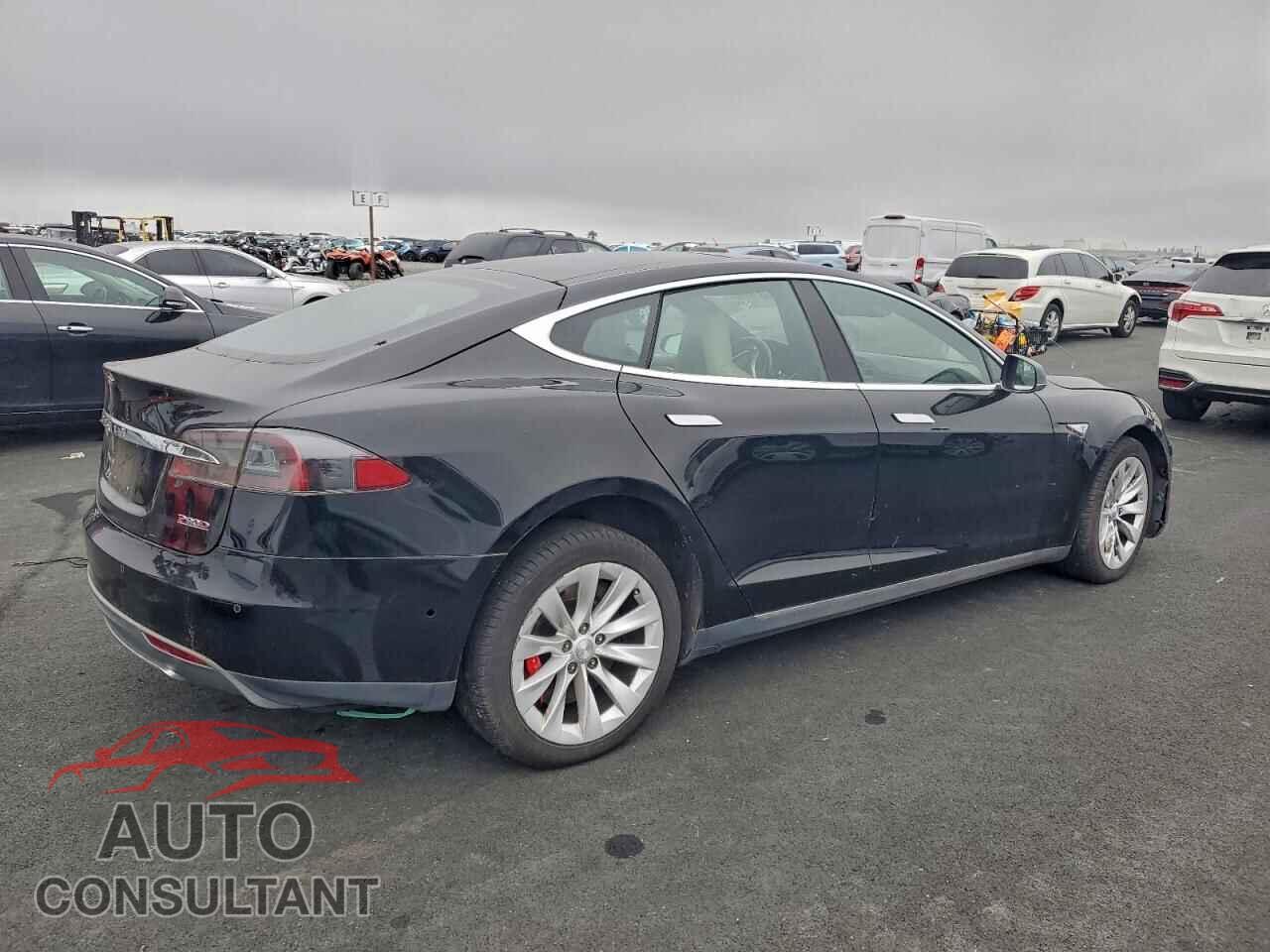 TESLA MODEL S 2015 - 5YJSA1E47FF110870